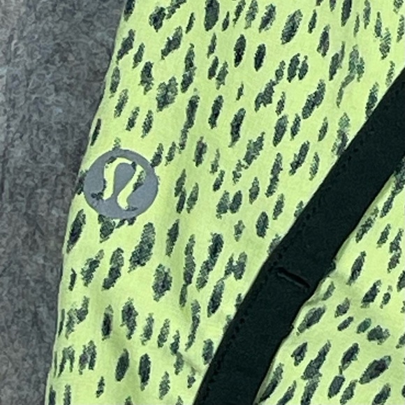 Lululemon Running Athletic Outdoors Athleisure Dottie Dash Print Speed Shorts  6 - Picture 8 of 13